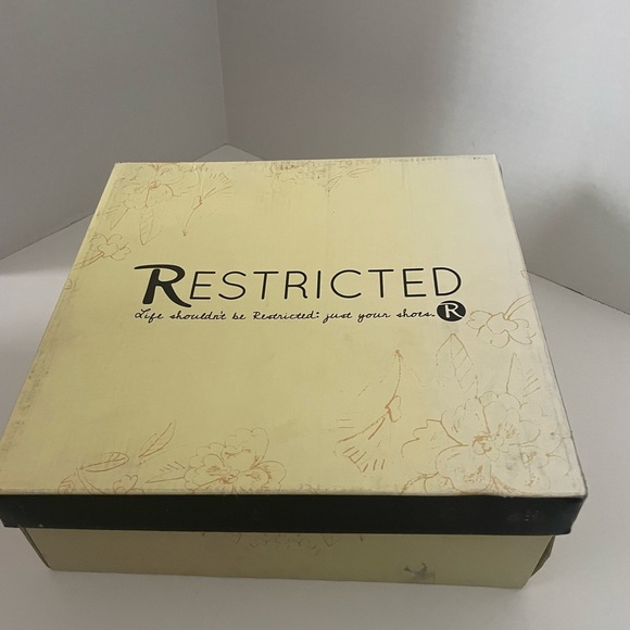 RESTRICTED APPLE PIE WEDGE SANDAL, WOMENS 7.5M New in box - Picture 6 of 7